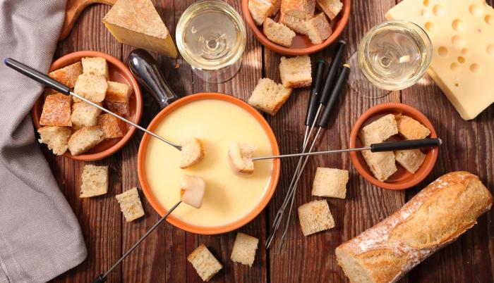 La clave es el queso que se emplea. Usted puede utilizar gruyere y emmental.