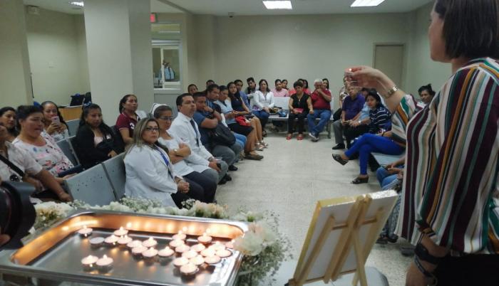 Durante la actividad, que se realizó por conmemorarse el Día Mundial de los Cuidados Paliativos, hubo historias, testimonios de fe, mensajes de resignación.