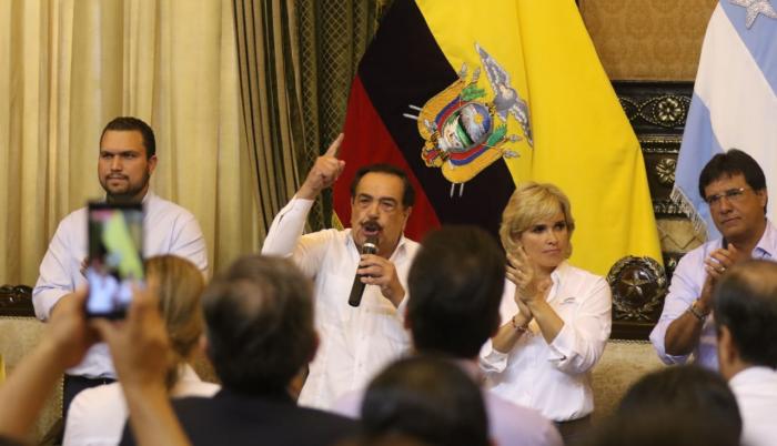 Jaime Nebot asistió a la rueda de prensa que este martes convocó la alcaldesa Cynthia Viteri.
