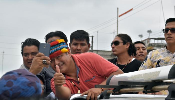 Durante su recorrido, algunos de sus seguidores gritaban “Vargas presidente” y él, como respuesta mencionó que “el pueblo ecuatoriano sabrá tomar las mejores decisiones”.