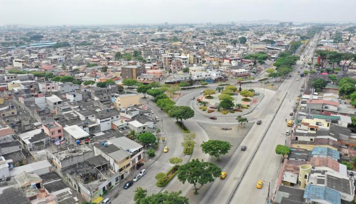 La ciudadela. Es vecina de la Alborada y La Garzota, y está integrada por nueve etapas.