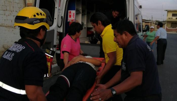 Los estudiantes fueron llevados al hospital básico de Playas.
