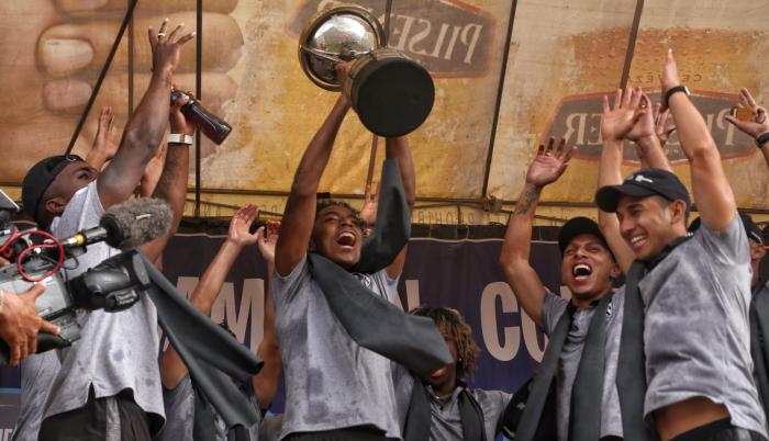 Los jugadores de Independiente del Valle celebraron el título durante su recibimiento en Quito, tras regresar de Paraguay, donde se jugó la final.