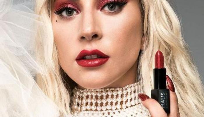 La maquilladora y el guitarrista de la artista contrajeron matrimonio.