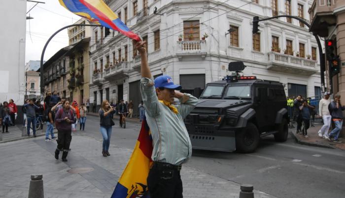 Protestas por el alza de combustibles en Quito.