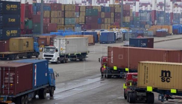 La alcaldesa de Guayaquil, Cynthia Viteri, anunció el fin de la profundización del canal marítimo de acceso a los terminales portuarios de la ciudad.