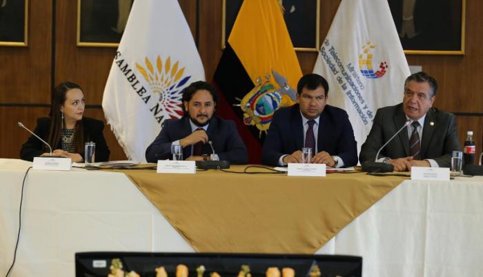 Entrega del proyecto de Ley de Protección de Datos.