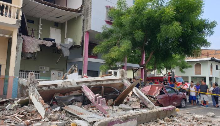 Luegar afectado por el la caída de la fachada de la vivienda.