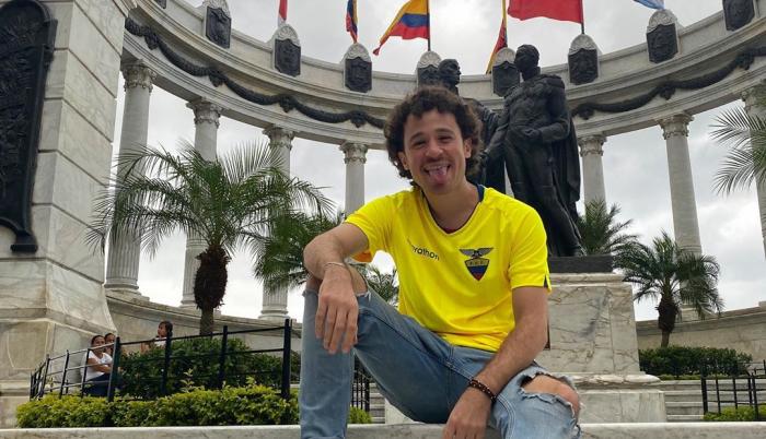 Antes de ser una figura pública, Luisito se dedicaba a trabajar en la sastrería de su abuelo.
