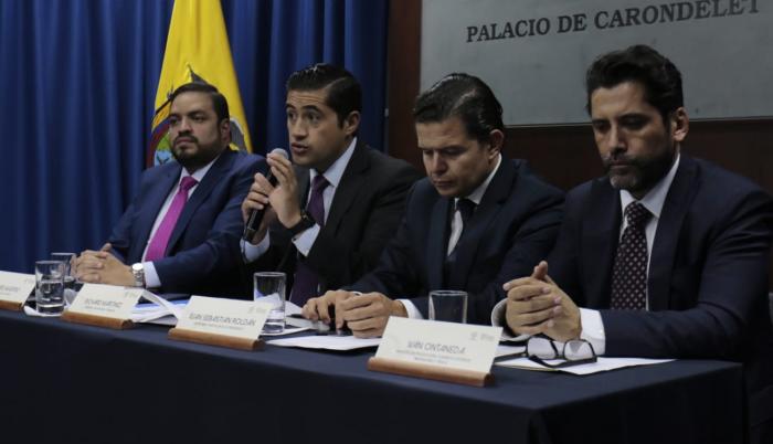 Rueda de prensa sobre las medidas económicas anunciadas por Lenín Moreno.