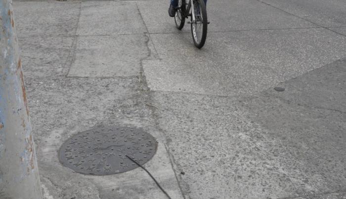 Situación. Los sumideros de la ciudadela 25 de Julio están taponados.