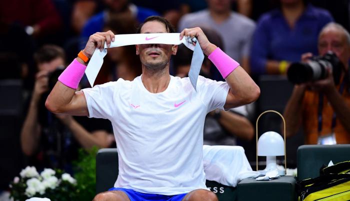 Nadal sufrió “una distensión a nivel del recto abdominal derecho”, según detectó la resonancia magnética a la que fue sometido.