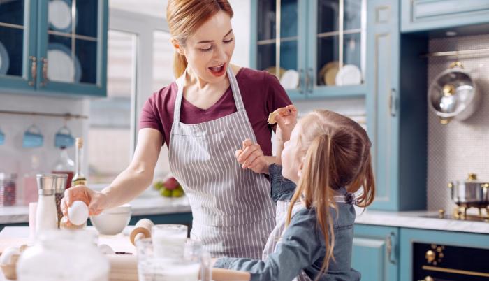 Los elogios aportan al autoestima infantil, pero el exceso puede crear niños vanidosos.