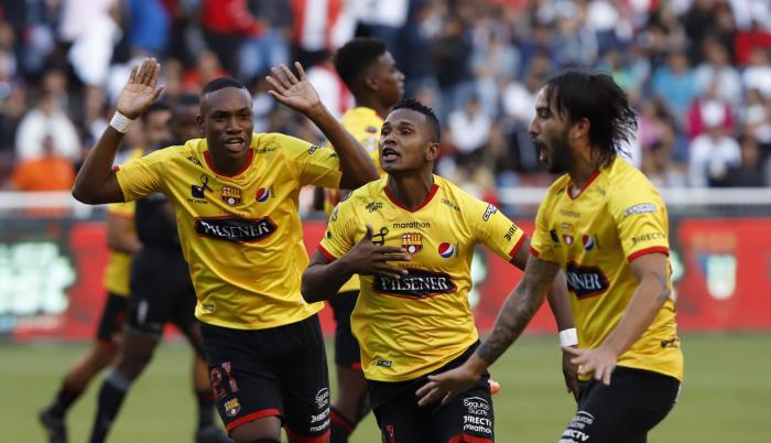 El mediocampista le dijo también a radio Caracol de Colombia que el jugador ecuatoriano debe de madurar de la cabeza.