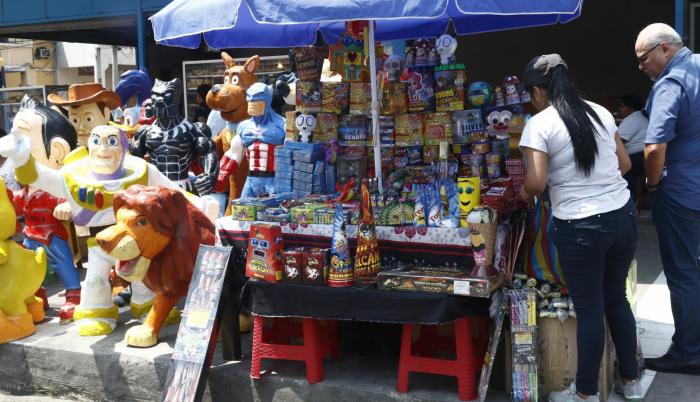 Los operativos se extenderán en toda la ciudad de Guayaquil, para impedir la venta de camaretas artesanales y otros explosivos.