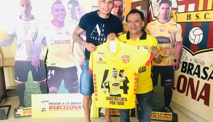 El pacto entre hincha y jugador se hizo el jueves 17 de octubre, cuando el delantero ‘canario’ visitó a su amigo para compartir un almuerzo.