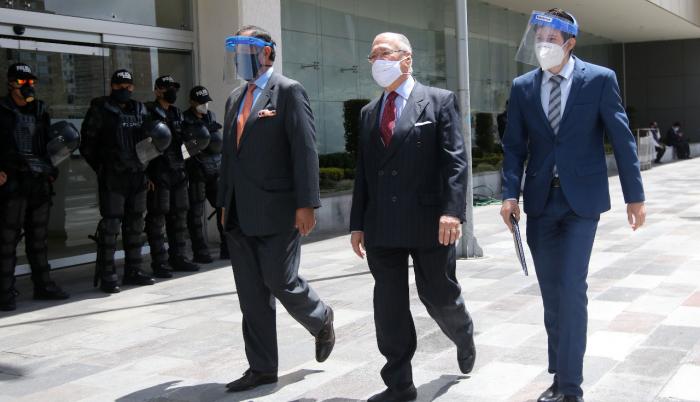 Juan Falconí Puig llegó al Complejo Judicial.