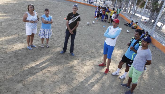 Esfuerzo. Los moradores de Urbanor recuperaron el parque central, que estaba en manos de antisociales.