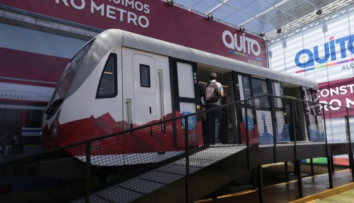 Exhibición en tamaño real de uno de los vagones del Metro de Quitto.