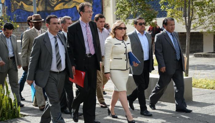 La vocal Zobeida Aragundi (c) fue a la Fiscalía a insistir en la apertura de investigaciones previas para operadores de justicia que habrían incurrido en anomalías durante el trámite de procesos judiciales a personas que se dicen perseguidos políticos del