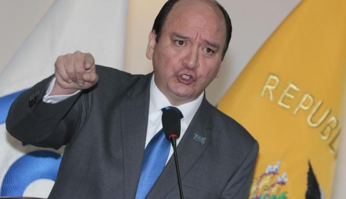 El fiscal Carlos Baca asegura que se ha fraguado un complot en su contra.