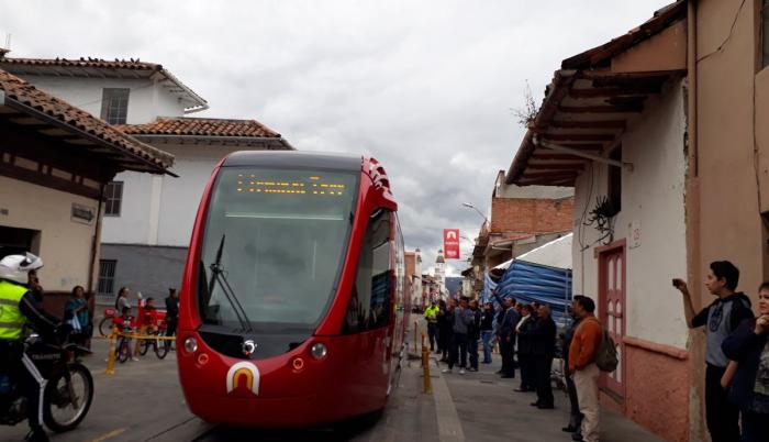 La primera de estas aspiraciones se solventaría en algo con el funcionamiento del Tranvía.