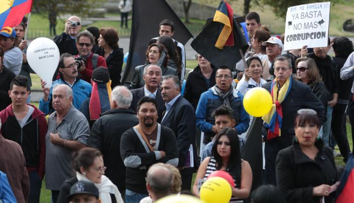 “Anunciamos al país el inicio progresivo de movilizaciones hasta que el Gobierno de los empresarios derogue el incremento del pecio de la gasolina”, dijo Wilmer Santacruz, representante de la red de maestros.