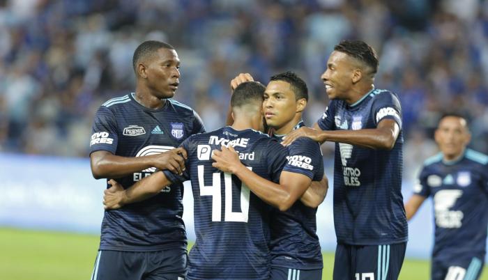 Emelec, que hace cuatro fechas no conoce derrota, enfrenta a Liga de Quito este domingo.