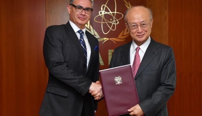 Carlos Játiva (izquierda) es el nuevo representante de Ecuador ante la Organización de los Estados Americanos (OEA).