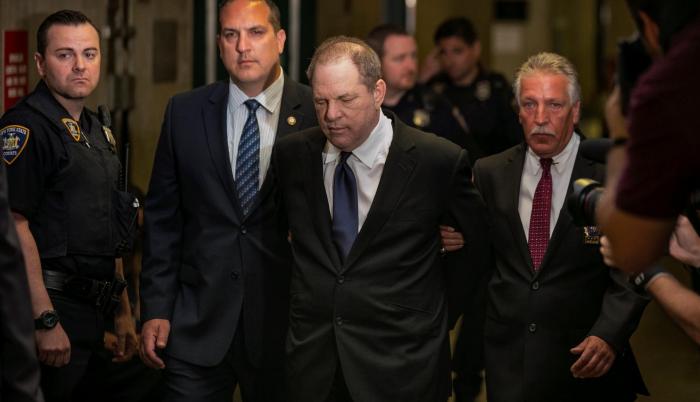 El pasado 25 de mayo, Weinstein se entregó a las autoridades.