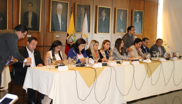Votación de los legisladores.