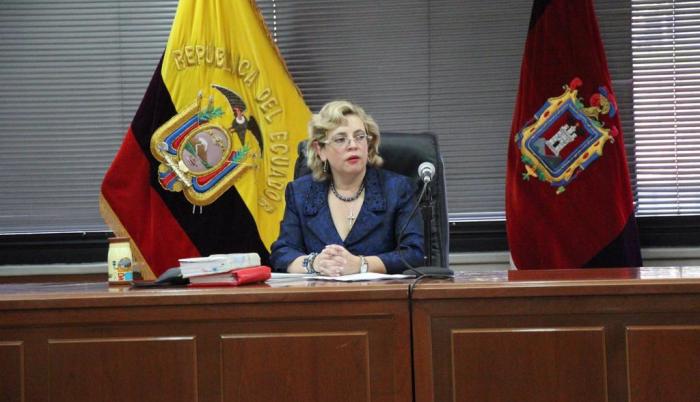 A la sala de audiencias de la Corte Nacional de Justicia llegarón con escolta policial los exagentes de la Senain Raúl Chicaiza y Diana Falcón.