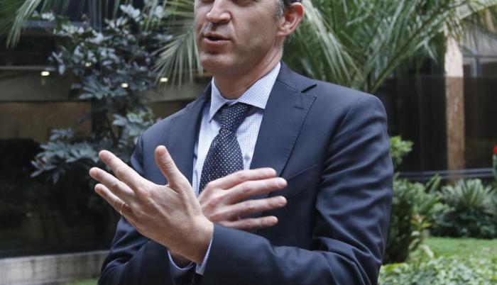 Kaye reside en Florida. Ahí es catedrático unive