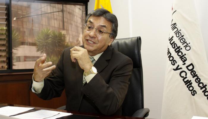 Ernesto Pazmiño es doctor en Jurisprudencia y docente de la Universidad Simón Bolívar.