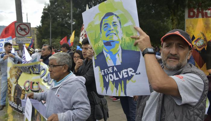 Los seguidores del expresidente se manifestaron en las afueras de la CNJ.