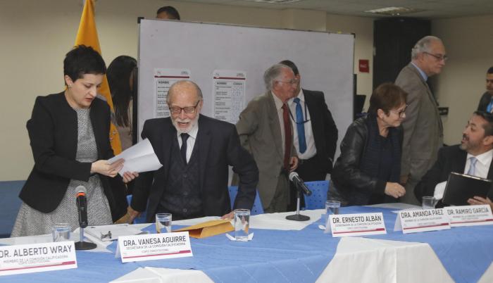 Actualmente la Corte Constitucional se encuentra en un periodo de vacancia luego de que el Consejo de Participación transitorio cesó a sus nueve integrantes en agosto pasado.