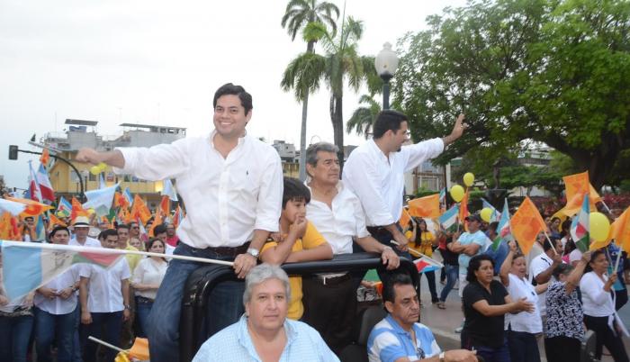 Candidaturas. El Código de la Democracia no obliga a las organizaciones políticas a presentar como candidatos solo a sus afiliados o adherentes.
