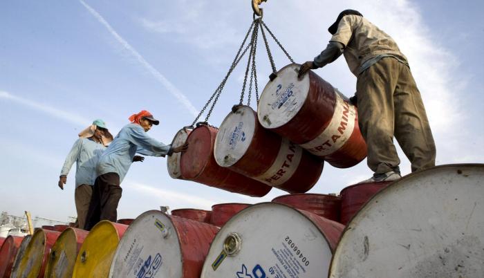 La demanda total alcanzaría 98,79 mbd. El cartel petrolero está preocupado por el exceso de oferta.