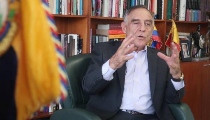 Paco Moncayo busca retornar a la alcaldía de Quito con un plan estratégico