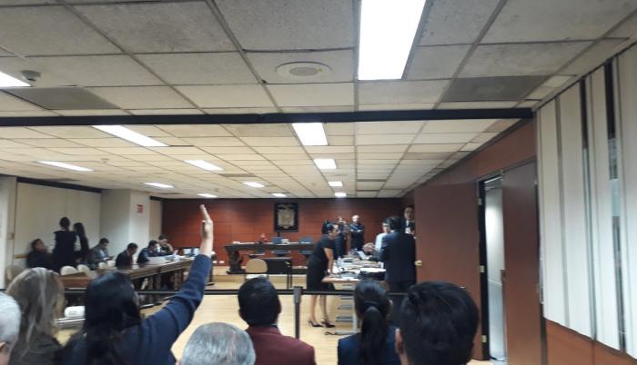 Minutos antes de iniciar la audiencia.