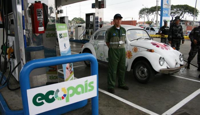 El Registro Oficial para la aplicación de los nuevos precios de las gasolinas extra y ecopaís entró en vigor el miércoles.