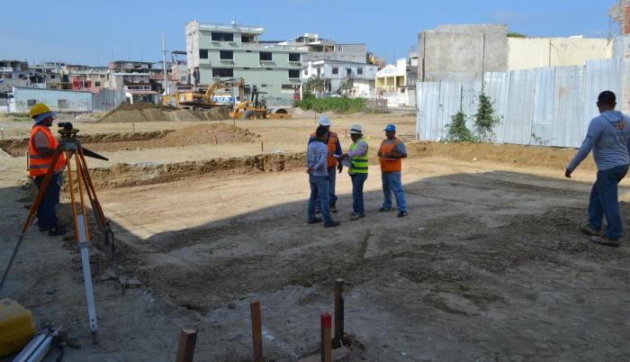 Imagen de archivo. Reconstrucción de calles en Manta.