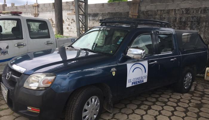Camioneta en la que se movilizaban los periodistas.