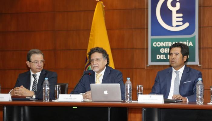 Contraloría presenta el informe sobre deuda pública.