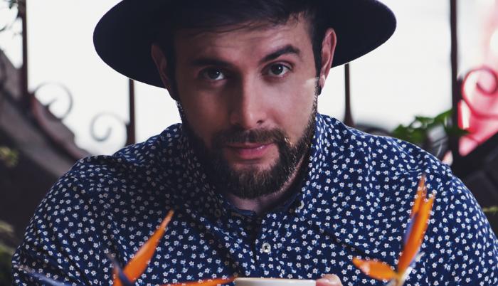 Pablo combina la música con la gastronomía, ofrece servicio de catering.