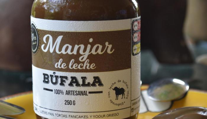 No solo la carne se vende en supermercados. Aunque de forma artesanal, de la leche se hace yogur, manjar y queso.