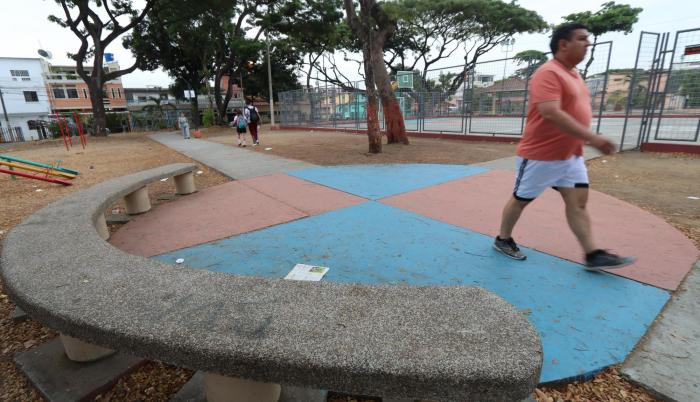 Obras. La Municipalidad ha adecuado camineras y juegos infantiles en el parque de la I etapa de Alborada.