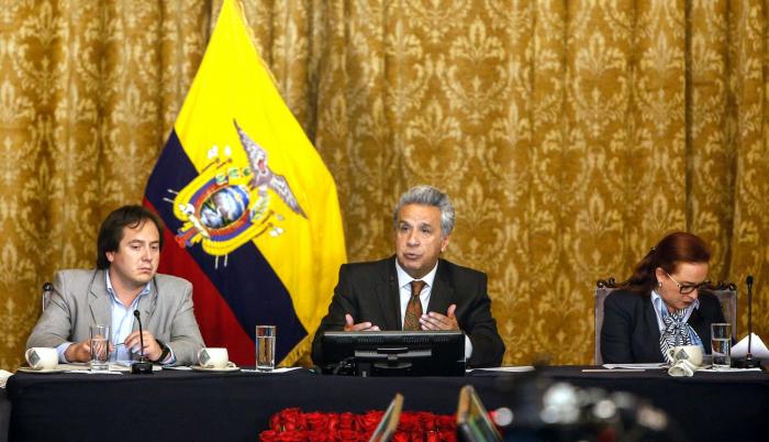 “Vamos a seguir saliendo al mercado de bonos para colocar esos papeles”, dijo Moreno.