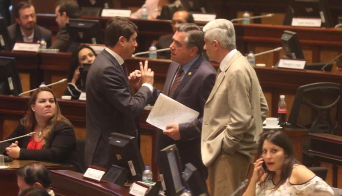 Sesión. Ayer, la Asamblea sesionó desde las 10:00 hasta las 17:00.