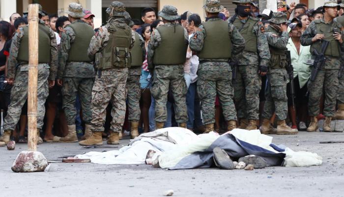 Hecho. Dos hombres y una mujer fueron asesinados en la calle tras un rumor de secuestro.